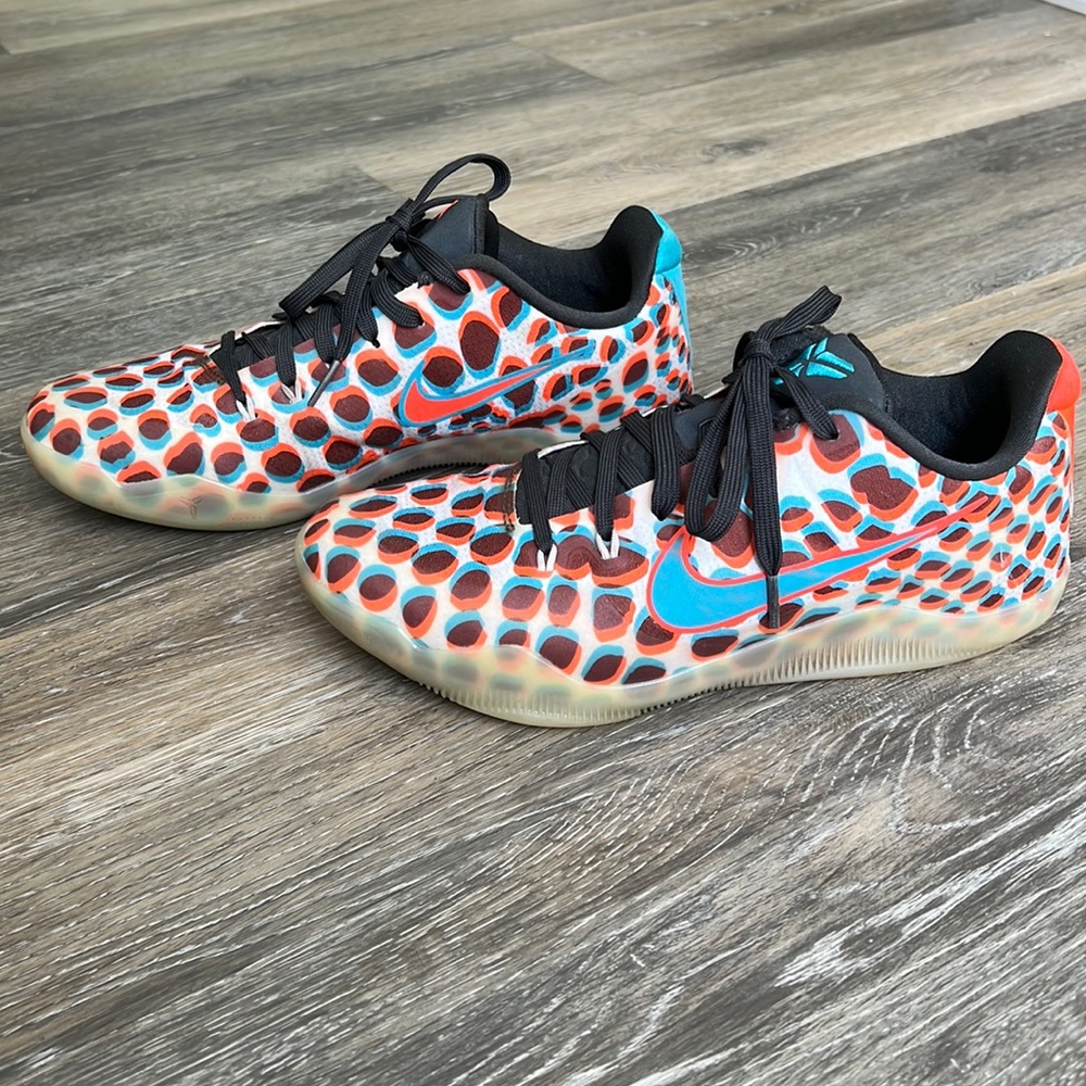 Nike Kobe 11 3D Basketball Shoes - Men’s size 8